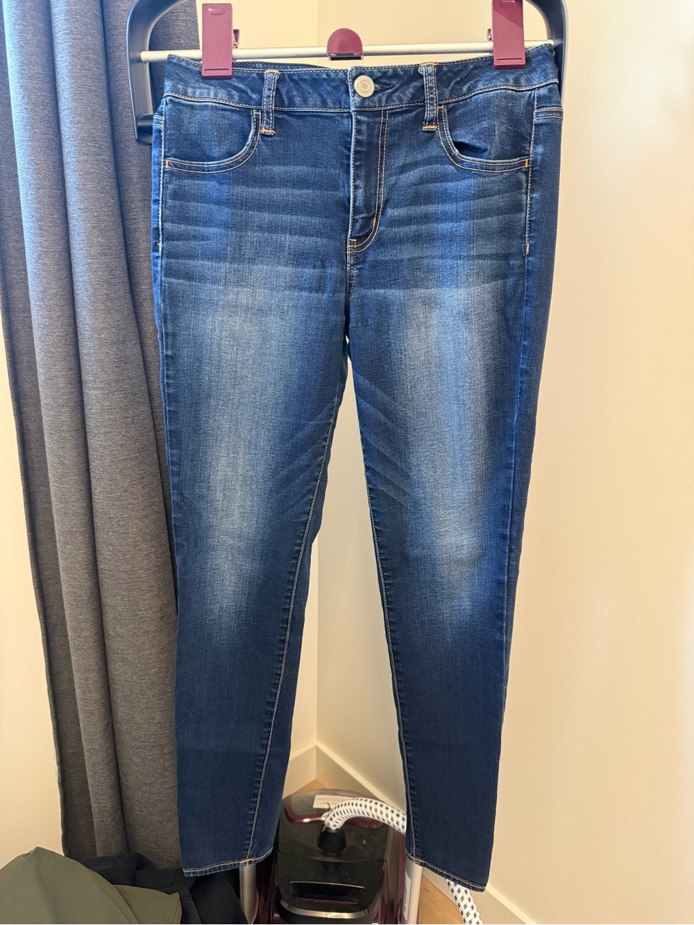 Slim Mid-Rise Skinny Jegging in Medium Blue Wash